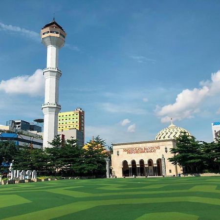 Zodiak Kebon Jati By Kagum Hotels Bandung Exterior foto